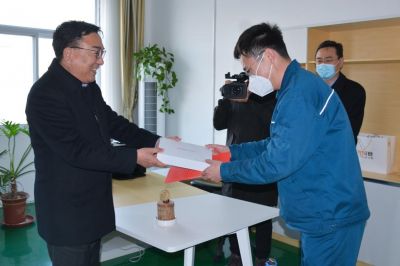 山东省潍坊市人大常委会副主任范福生莅临山东918博天堂药业指导慰问